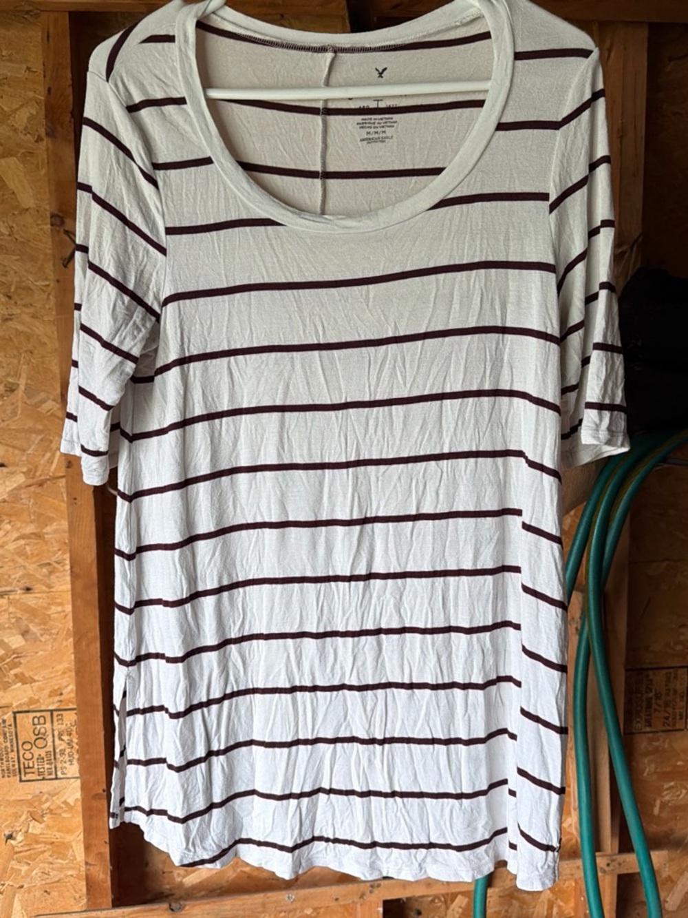 American Eagle Outfitters White Tee with Maroon Stripes